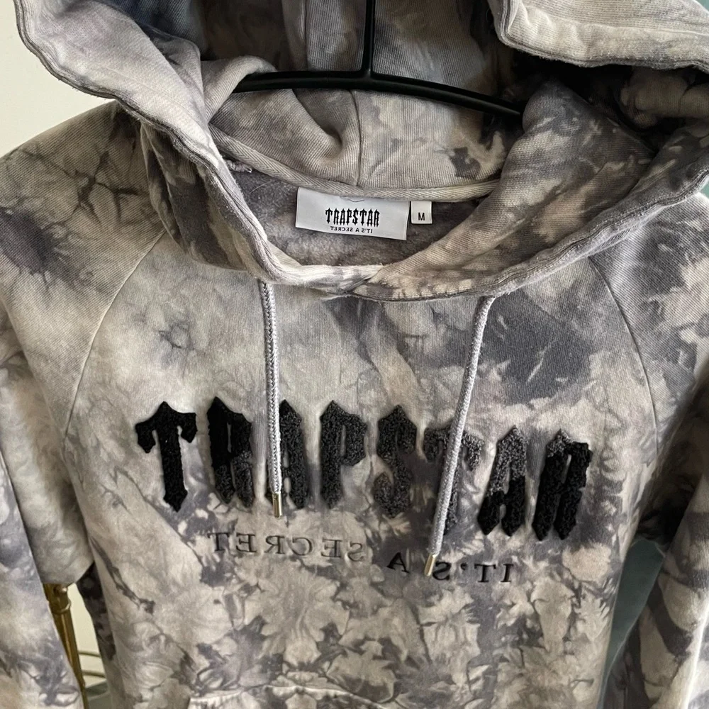 Trapstar it’s a secret Gray Tie-Dye Hoodie - Picture 3 of 3